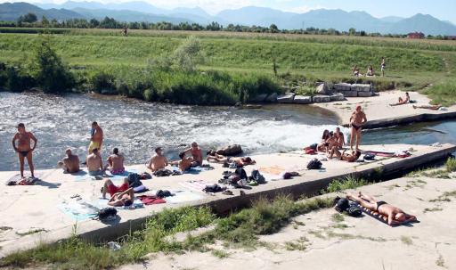 Caldo torrido e la "salvezza" chiamata climatizzat (Art. corrente, Pag. 2, Foto generica)