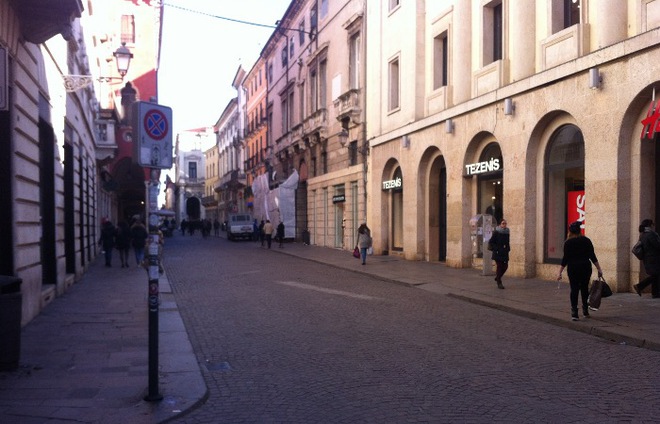 Nero cemento<br>
il lato oscuro di Vicenza