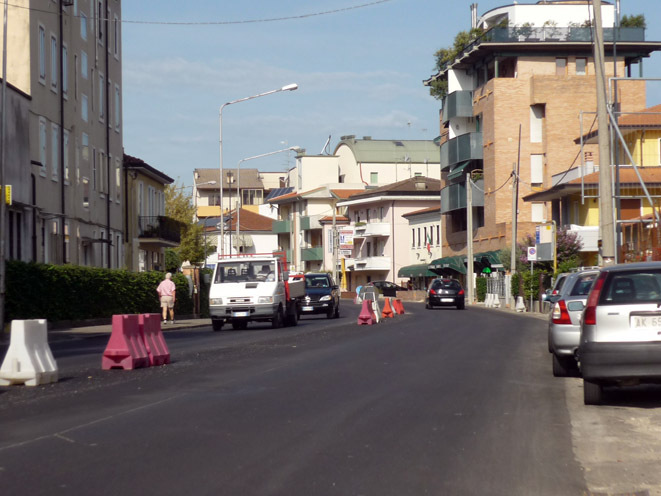 “Comune ora aiutaci!” In via Fusinato scoppia la p